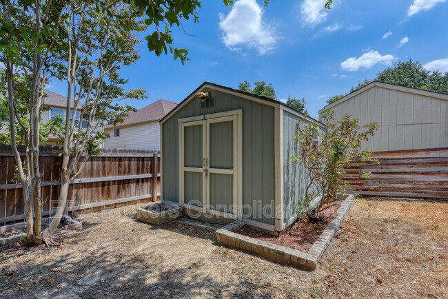 Building Photo - 16734 Basin Oak