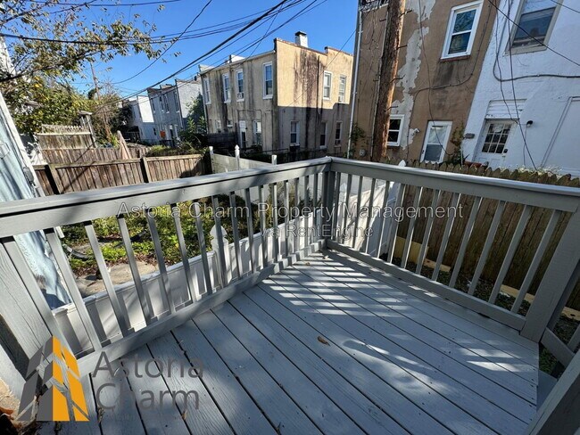 Building Photo - 607 E 41st St