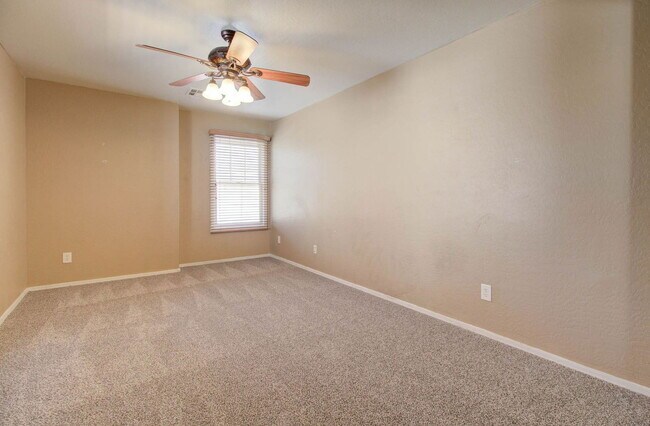 Building Photo - 15882 N 172nd Ln