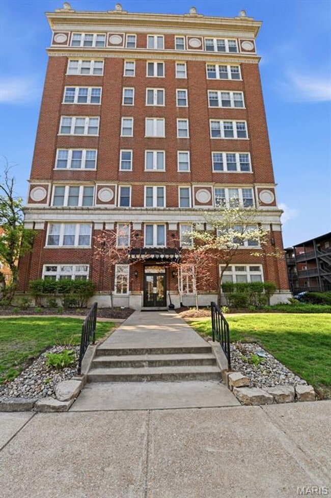 Building Photo - Partially Furnished West End Condo for Rent!