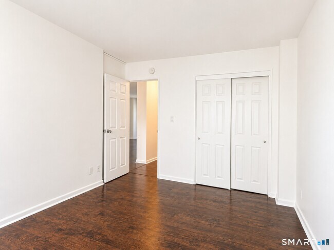 Building Photo - 91 Strawberry Hill Ave