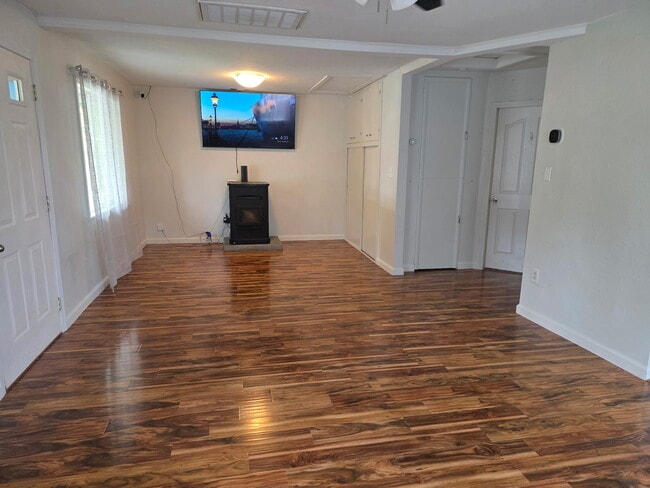 Building Photo - 1305 Woodland Ave