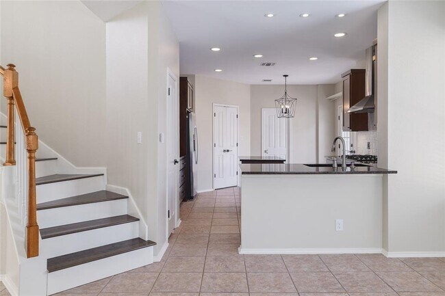 Building Photo - 12520 Sir Christophers Cove