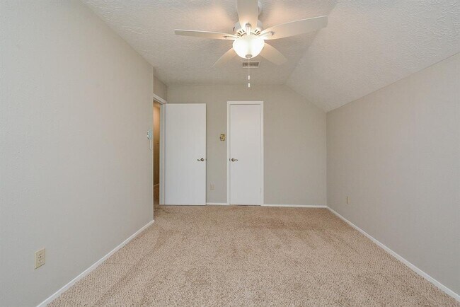 Building Photo - 2119 Landcircle Ct