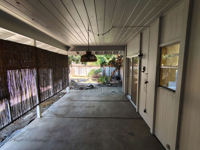 Building Photo - 2817 Thornton Ct