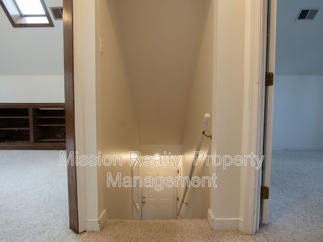 Building Photo - 2101 S Twilight Ln