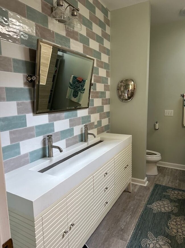 Building Photo - 5 Bridle Ct