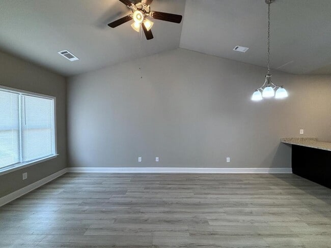 Building Photo - 602 Parkview Ct