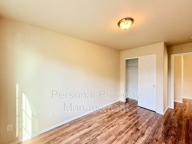 Building Photo - 13024 NE 26th St