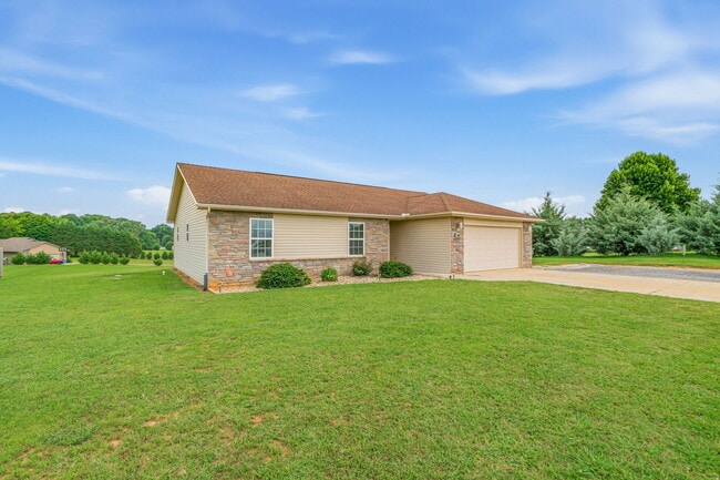 Building Photo - 927 Mossy Grove Ln
