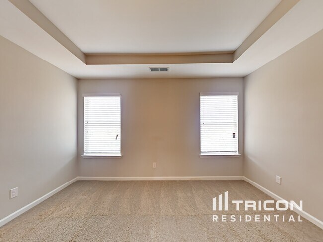 Building Photo - 317 Parkview Pl Dr