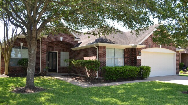 Primary Photo - 2407 Pine Shadows Dr