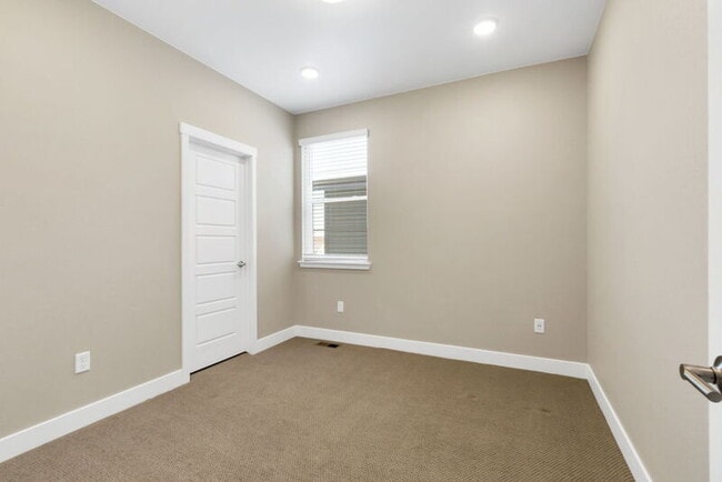 Building Photo - 1555 W 67th Ave