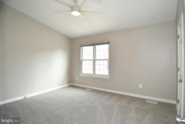 Building Photo - 53 Essex Square