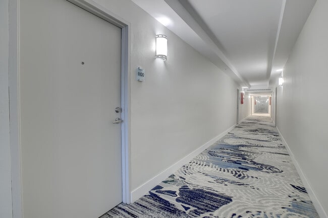Building Photo - 3000 S Ocean Dr