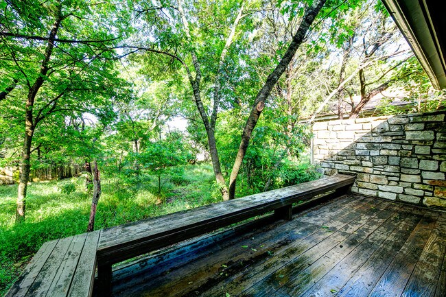 Building Photo - 1430 Redbud Cove