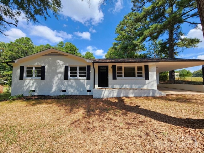 Primary Photo - 204 Long Creek Rd