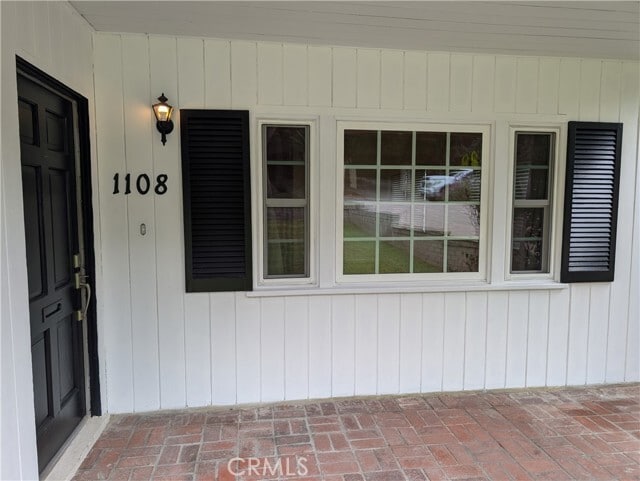 Building Photo - 1108 E Altadena Dr