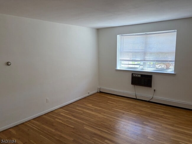 Building Photo - 199 N Beverwyck Rd