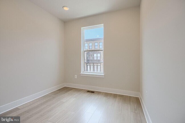 Building Photo - 2705 Ferry Bar Dr