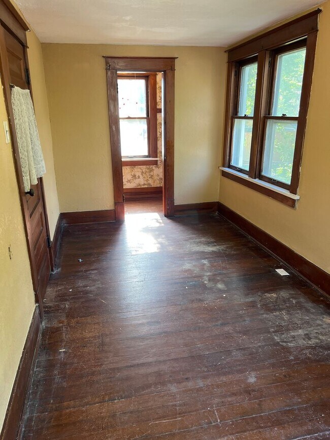 Building Photo - Schedule a Showing Today!!!