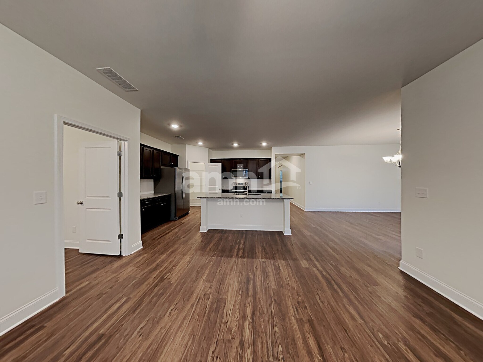 Building Photo - 7055 Creeksong Dr