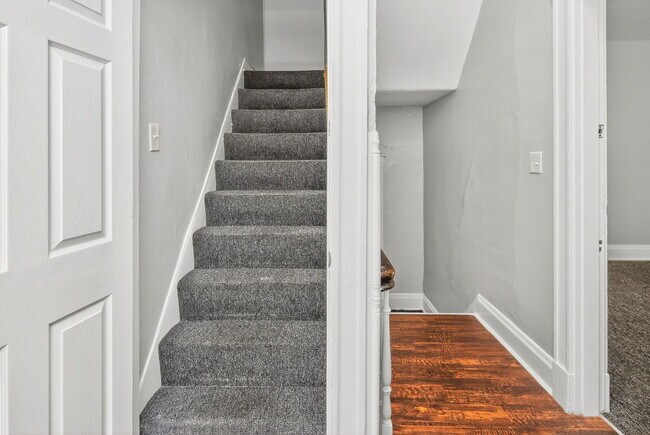 Building Photo - 2359 Stratford Ave