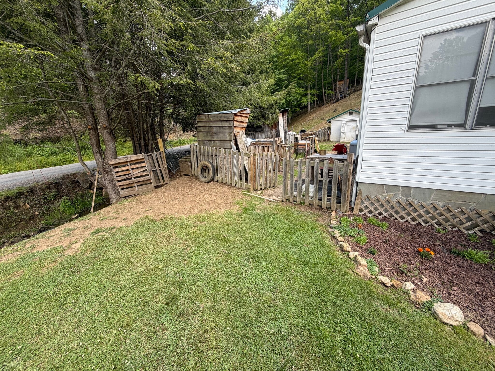 Building Photo - 729 Drakes Creek Rd