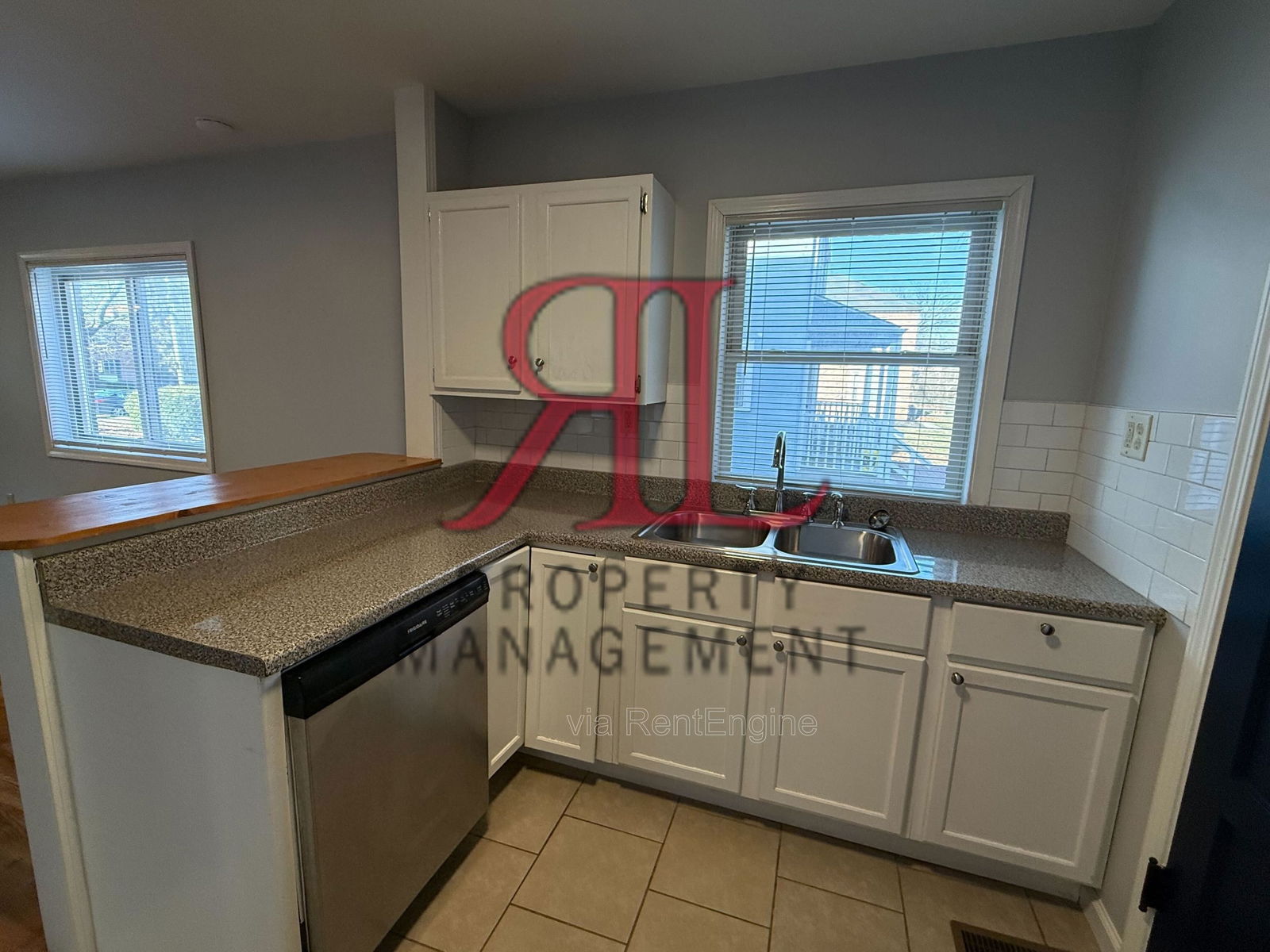 Building Photo - 722 Sheridan Ave