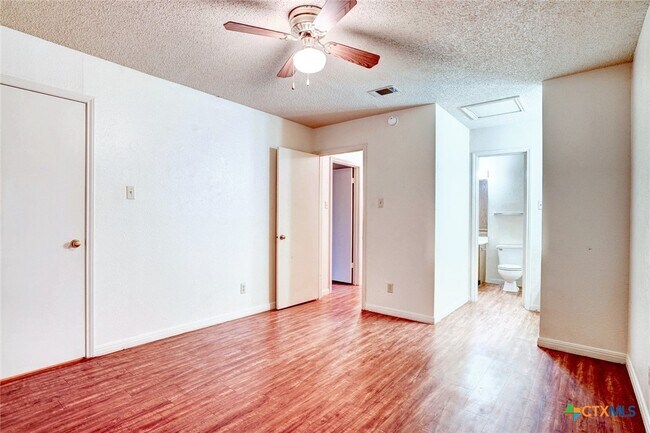 Building Photo - 108 Hughson Ct
