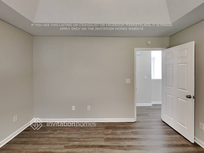 Building Photo - 3014 Lake Park Trail