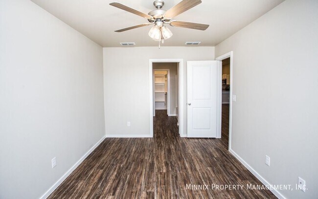 Building Photo - 1916 Langford Ave