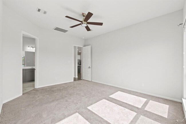 Building Photo - 15818 Weston Ridge Dr