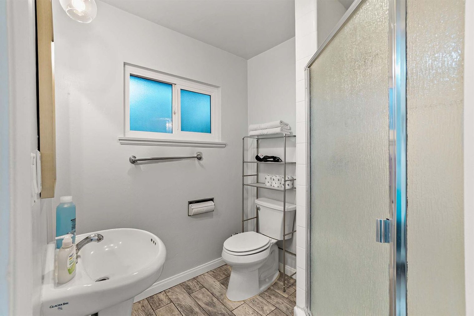 Building Photo - 4989 Randlett Dr