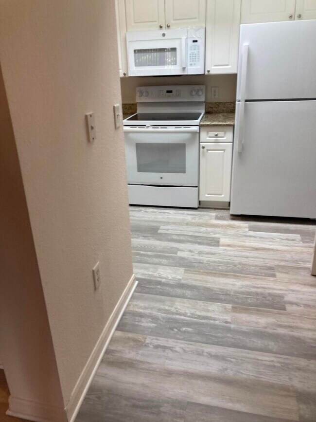 Building Photo - 3018 Alcazar Pl