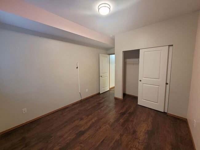 Building Photo - Spacious 3 Bedroom Home with Garage