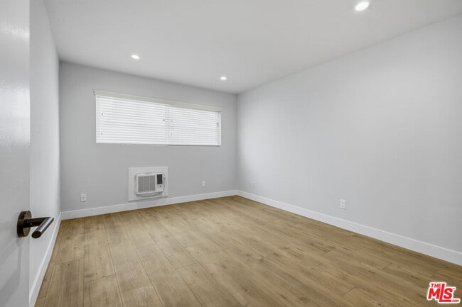 Building Photo - 1738 Colby Ave