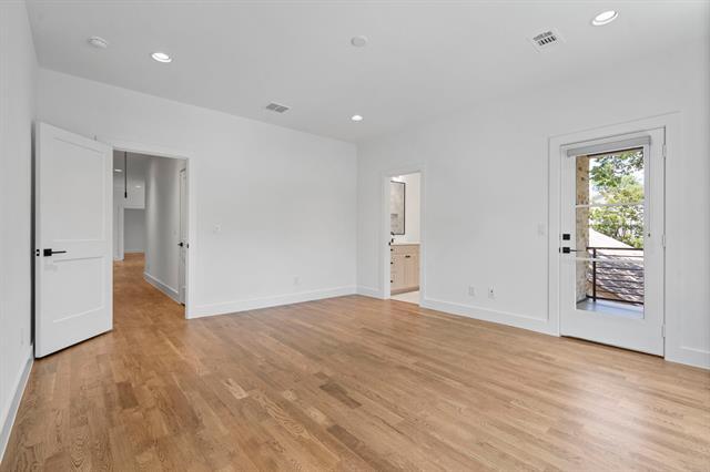 Building Photo - 5539 Longview St