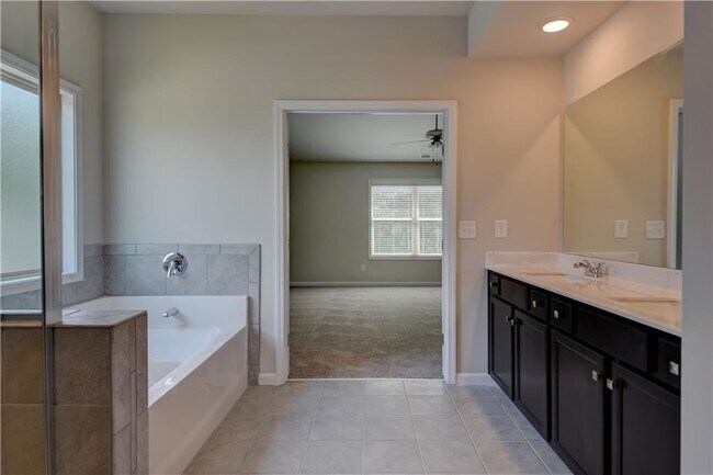 Building Photo - 2967 Cove View Ct SE