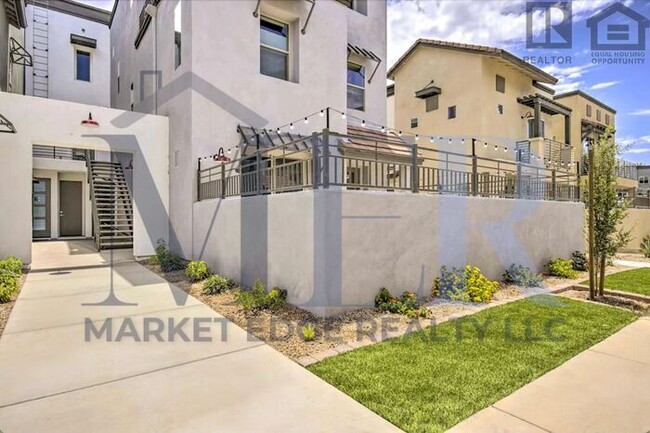 Building Photo - 2Bed/2.5Bath Town House at Kyrene/Chandler...