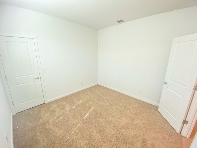 Building Photo - 6980 E Gamebird Way