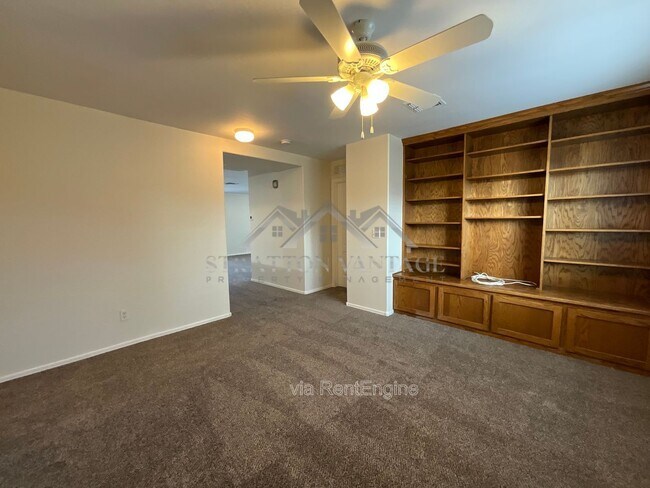 Building Photo - 25654 W Satellite Ln