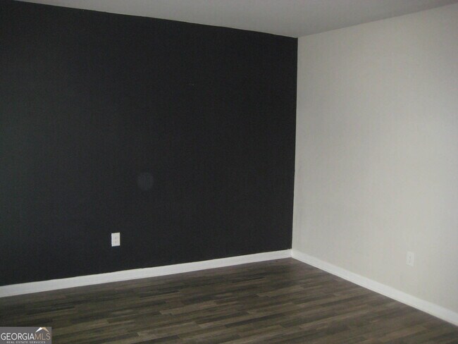 Building Photo - 310 Indian Lake Trail