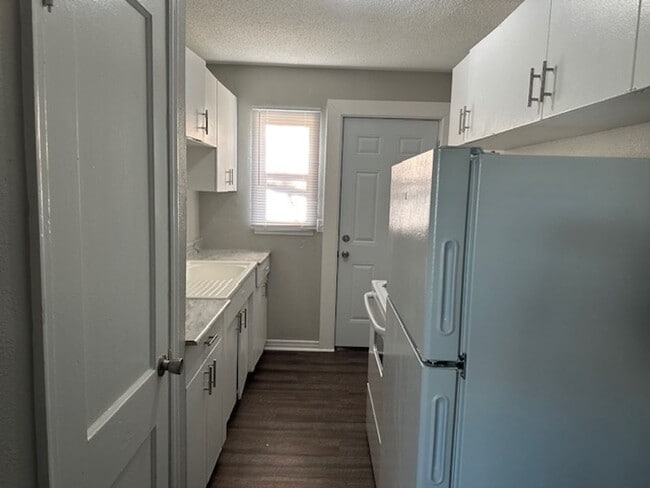 Building Photo - 614-620 S Hunter St