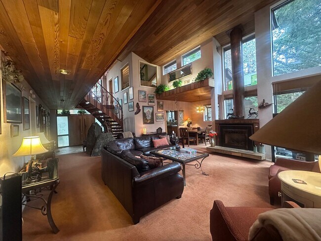 Building Photo - 124 Ponderosa Dr