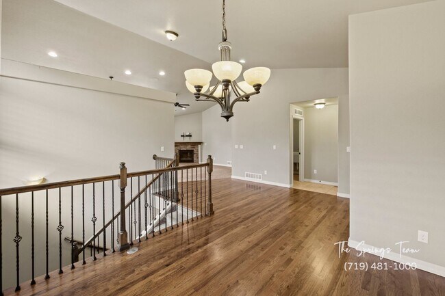 Building Photo - BEAUTIFUL 4BD + BONUS ROOM/3BA/3 CAR GARAG...