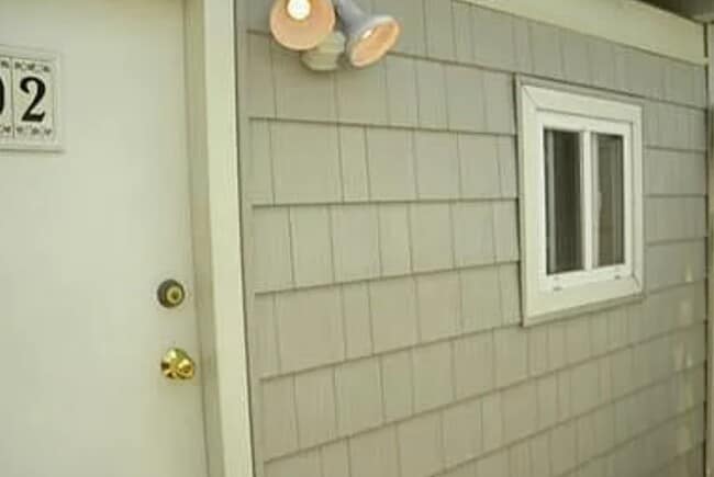 Building Photo - 4402 Locust Point Dr