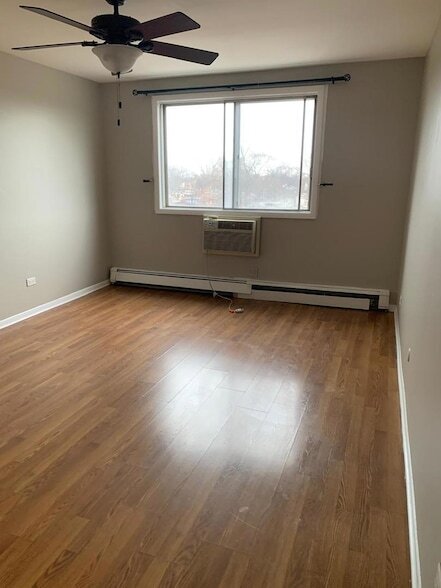 Building Photo - 9445 Kenton Ave