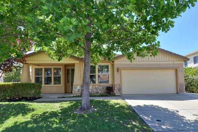 Primary Photo - 1996 St Patrick Ln