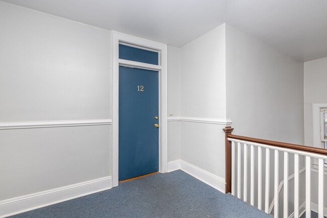 Building Photo - True Ghent Beauty 2/1 Move in Now